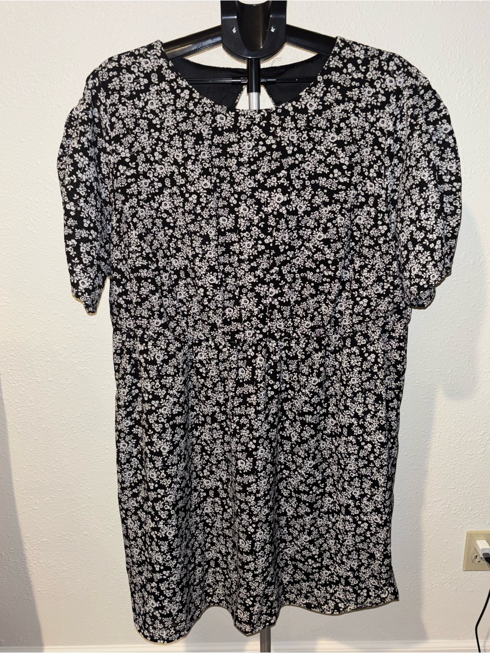 torrid Black and White Floral Puff Sleeve Dress